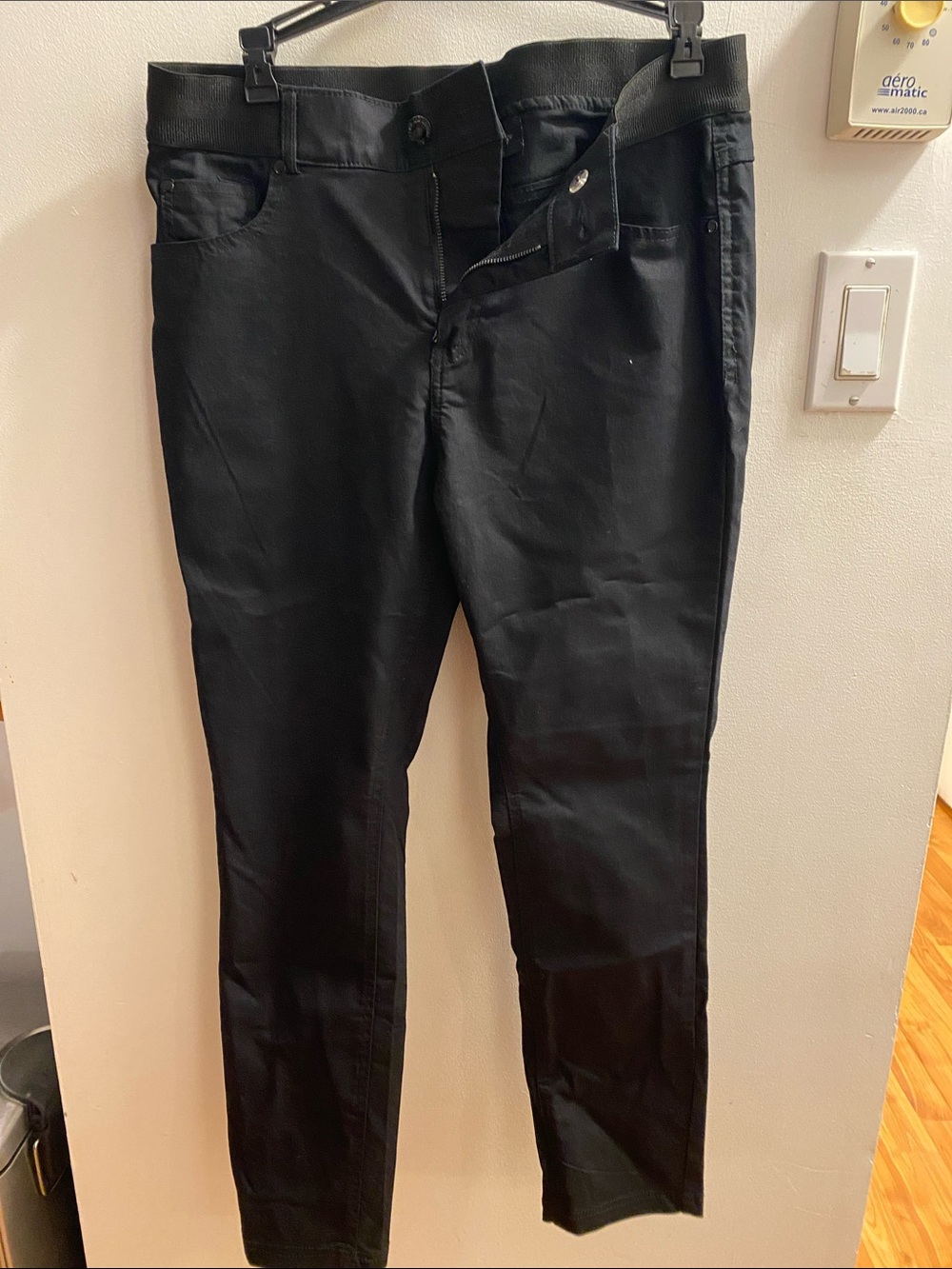 Tag Black Skinny Stretch Jeans for Women